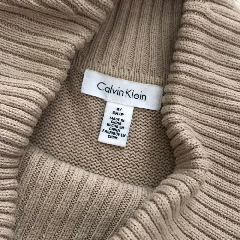 Calvin Klein sweater! - Picture 2 of 2